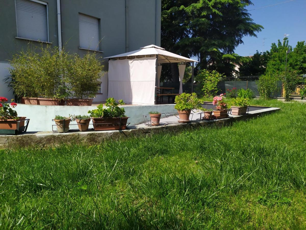 Casa Vacanze I Giardini Di Marzo San Giorgio di Mantova Екстер'єр фото